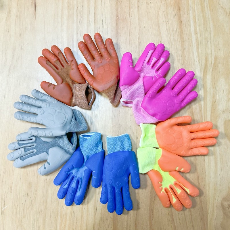 kids TPE injection molded gloves kids TPE injection molded gloves